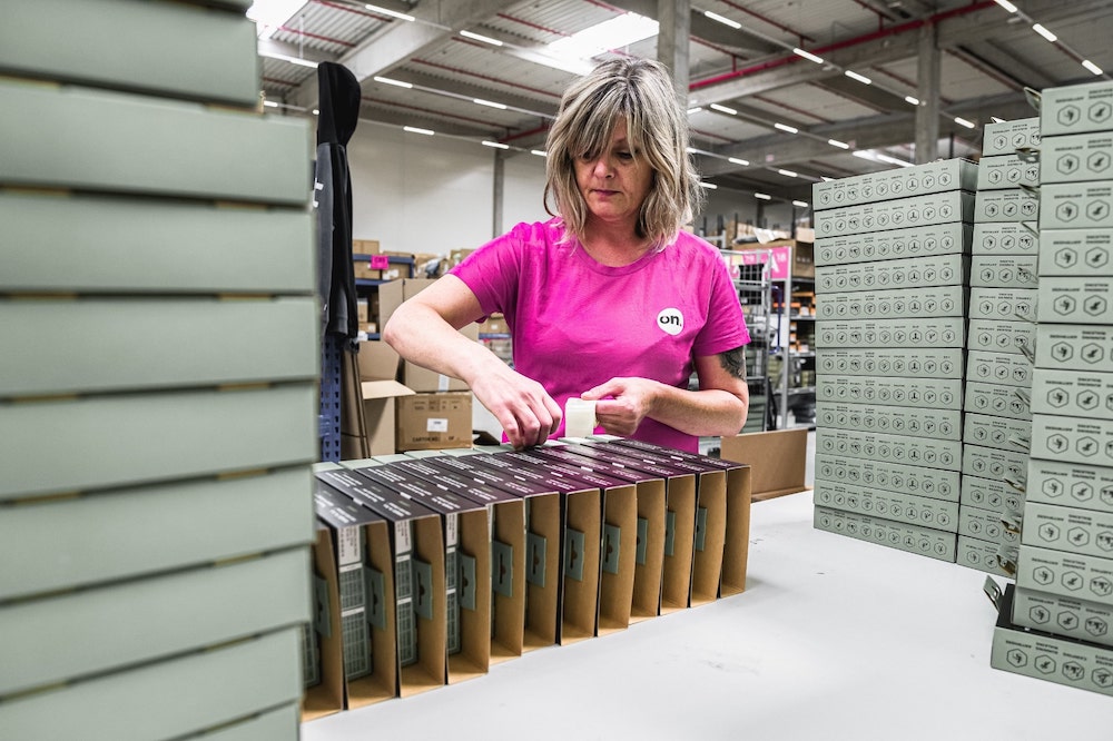 Skladon fulfillment: kompletace produktů