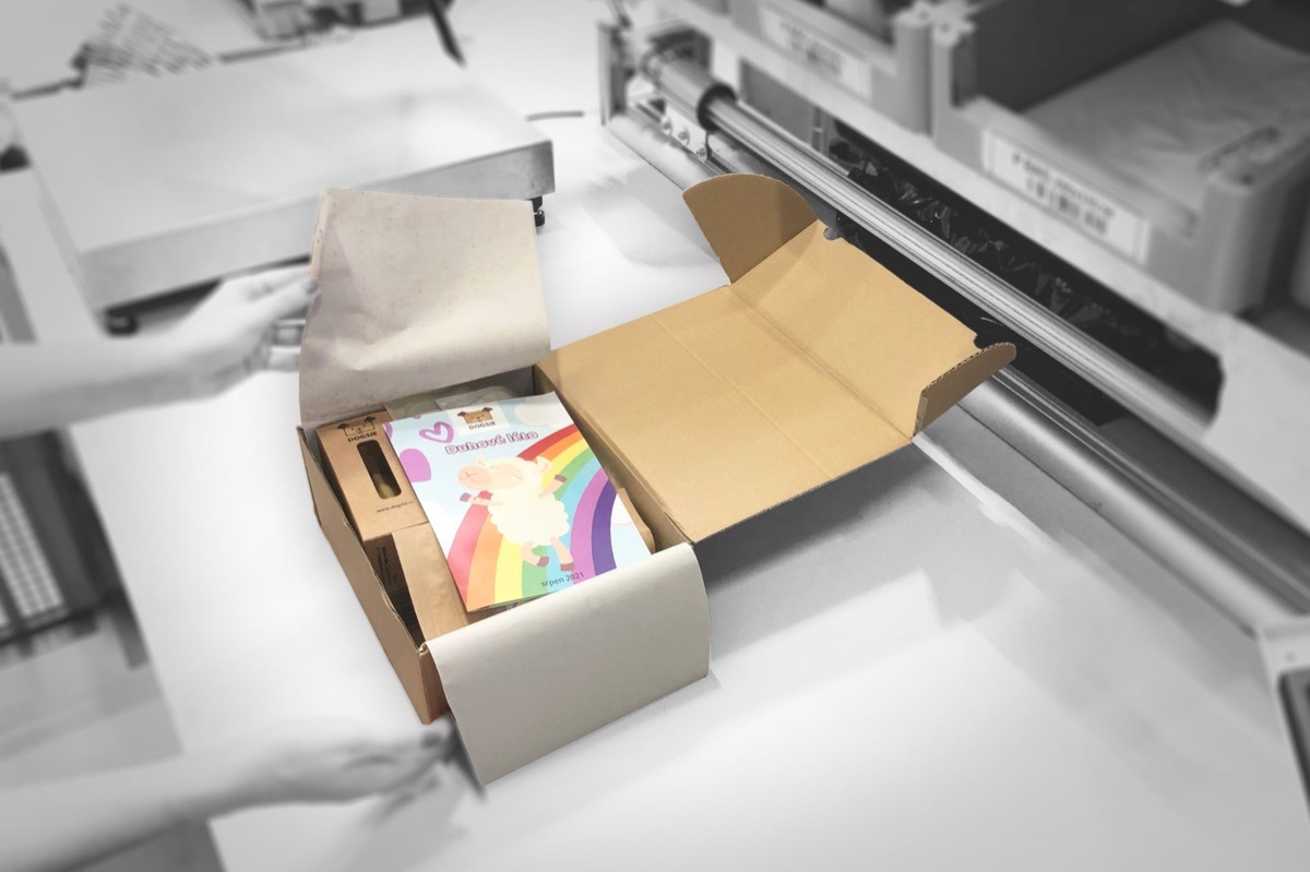 Skladon fulfillment: balení objednávek