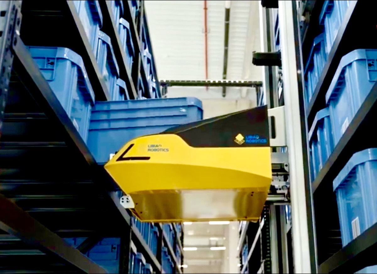 Skladon fulfillment: Airrob robot