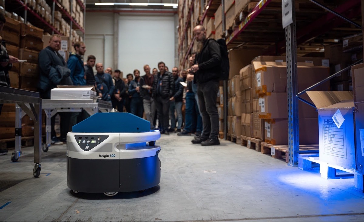 Sluno akce v distribučním centru Skladon: robotizace